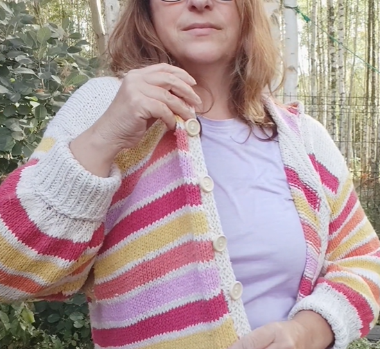 Projekt - Sweter z kapturem